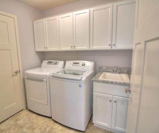 2734 Ridgeview Drive, Red Wing, MN 55066
