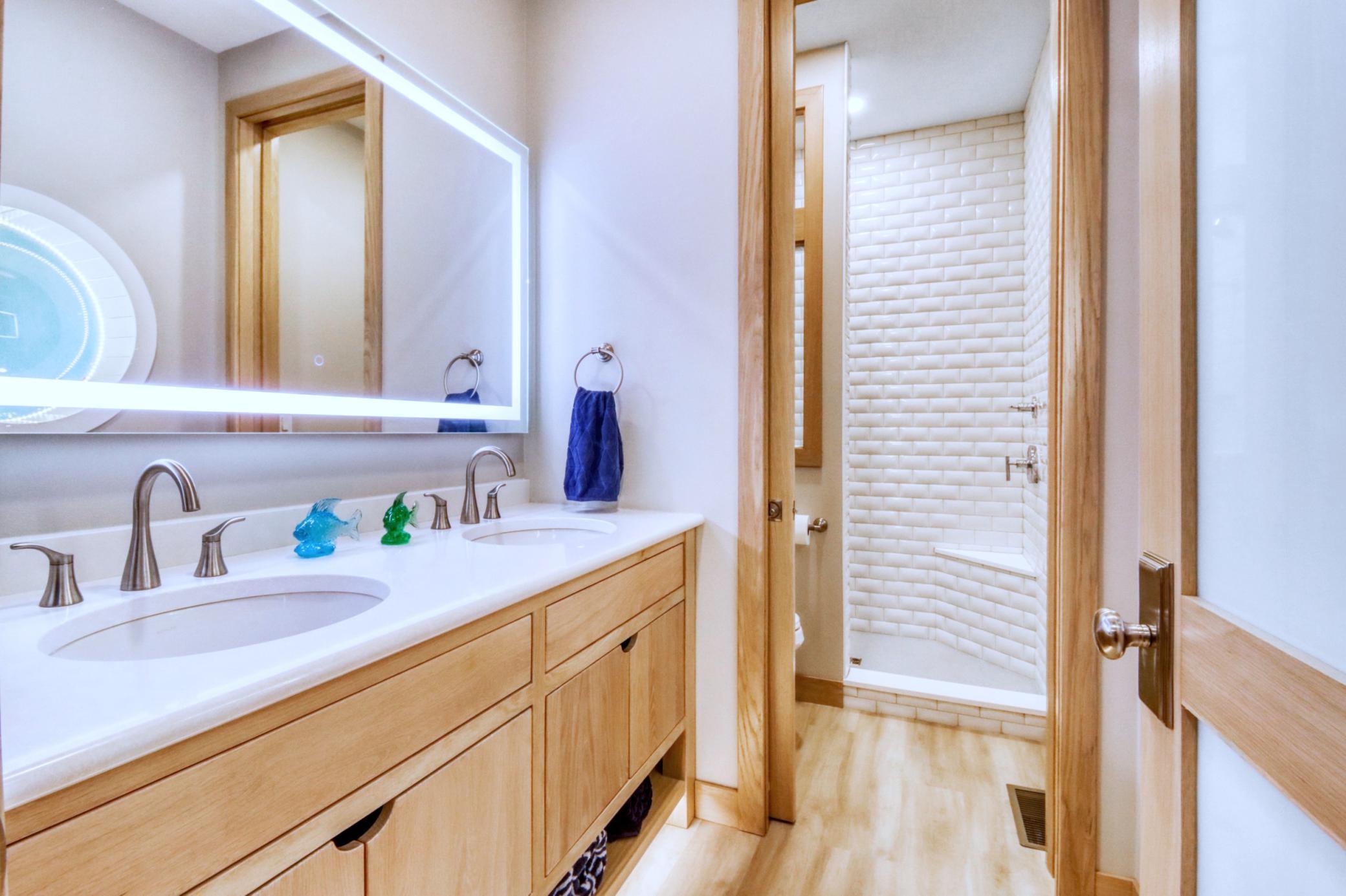 Bathroom 2 1_1.jpg