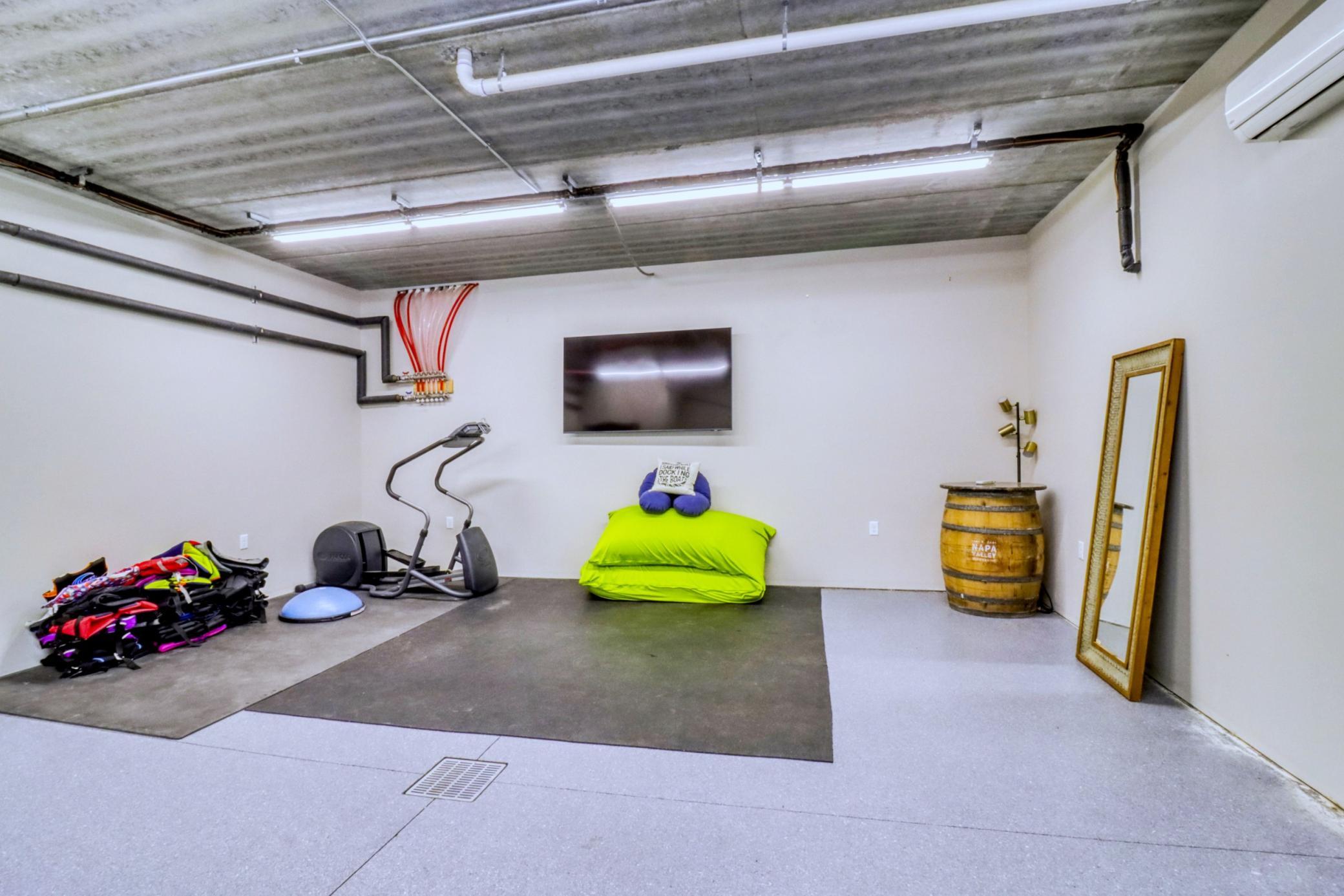 Bonus room in floor heat 1_0.jpg