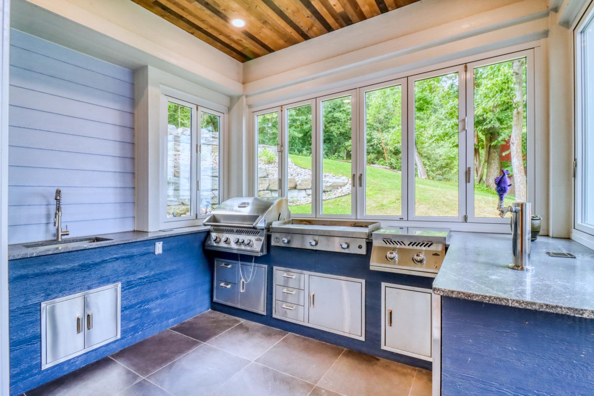 Outdoor Heated Griling Kitchen1_0.jpg