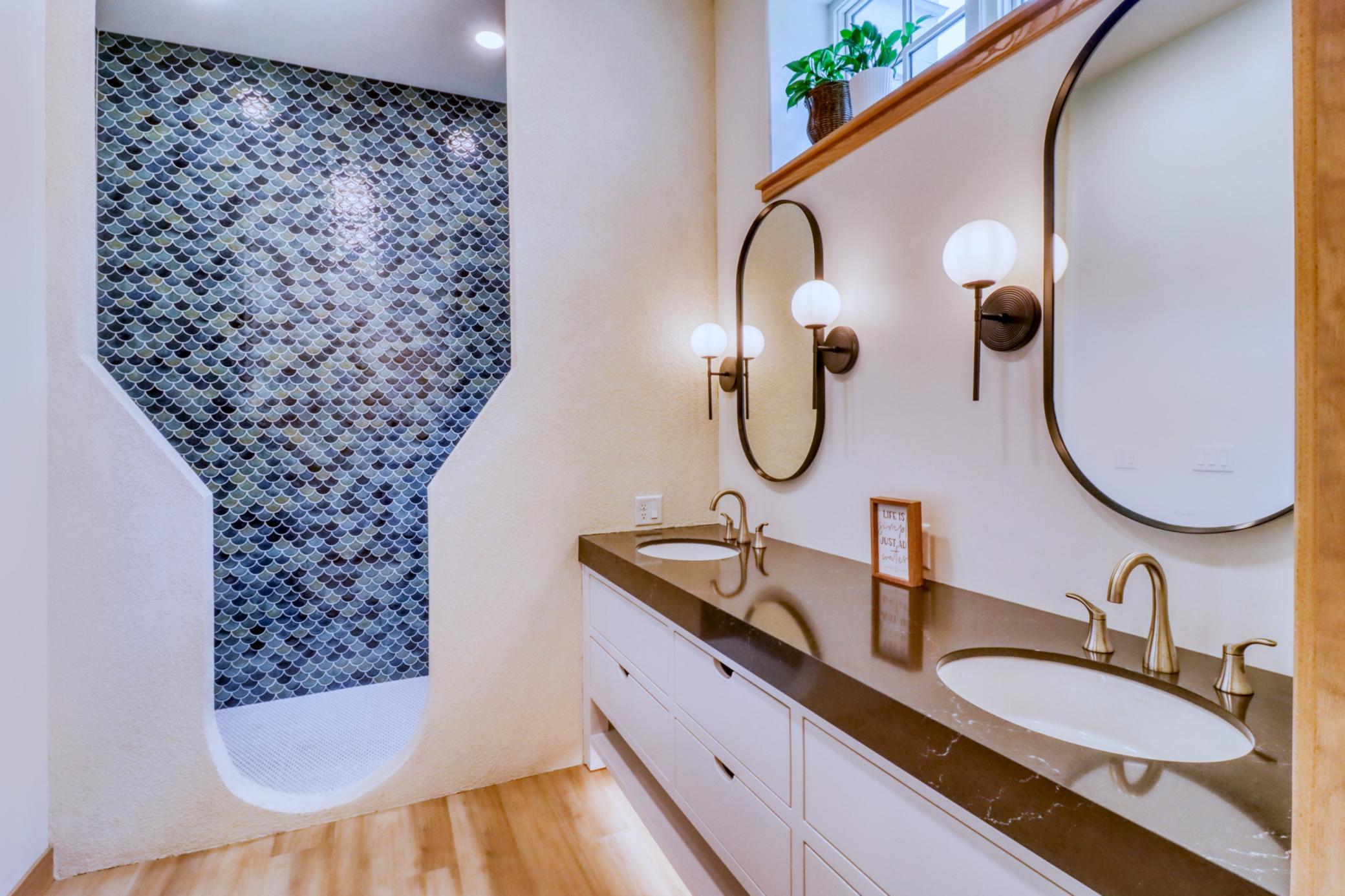 Primary Bathroom1_2.jpg