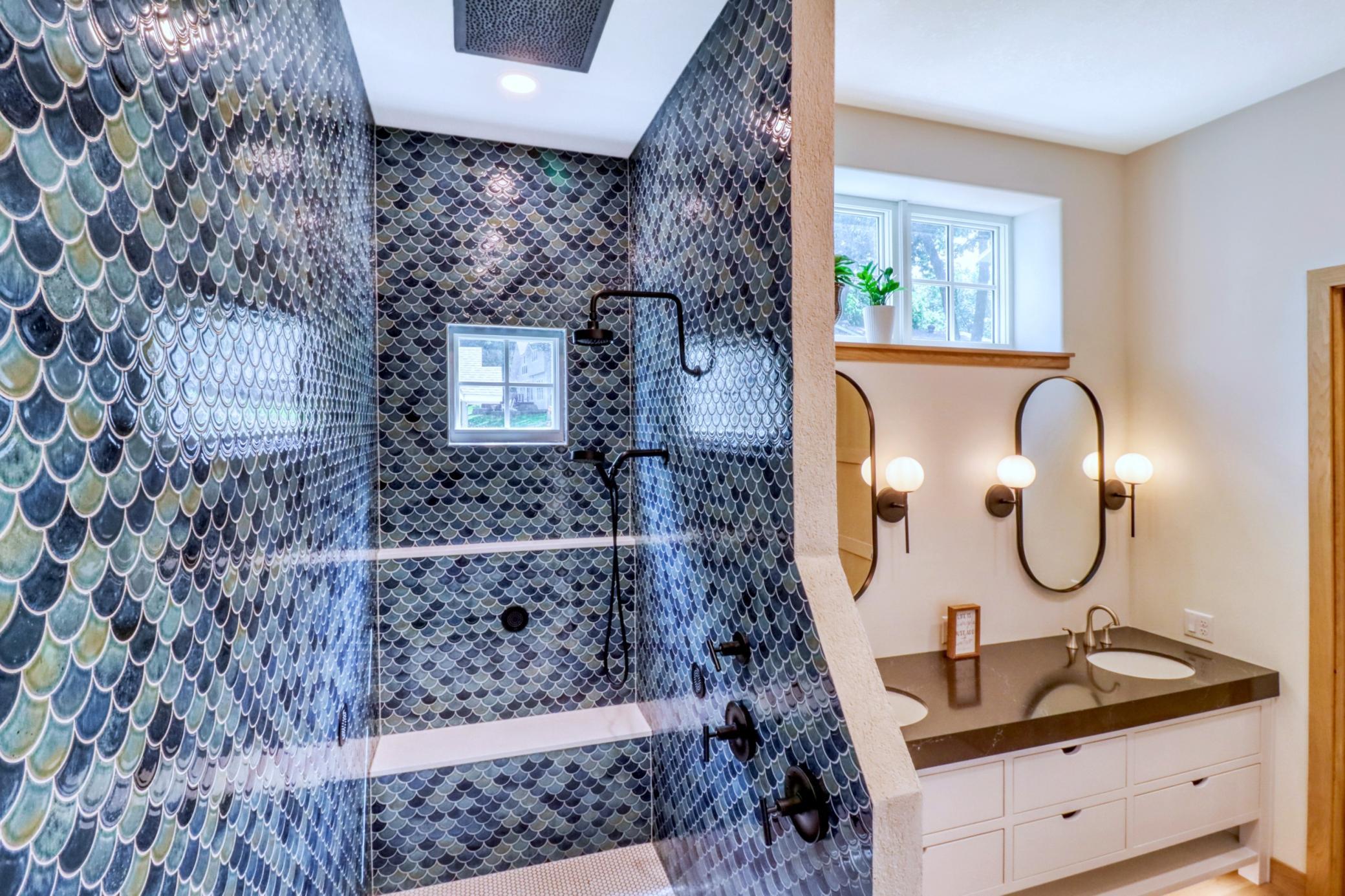 Primary Bathroom1_4.jpg