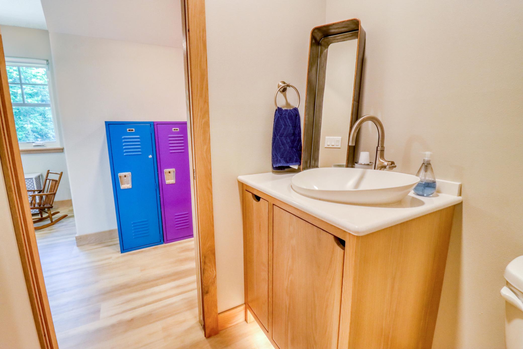 Upstairs 5 Bathroom1_0.jpg