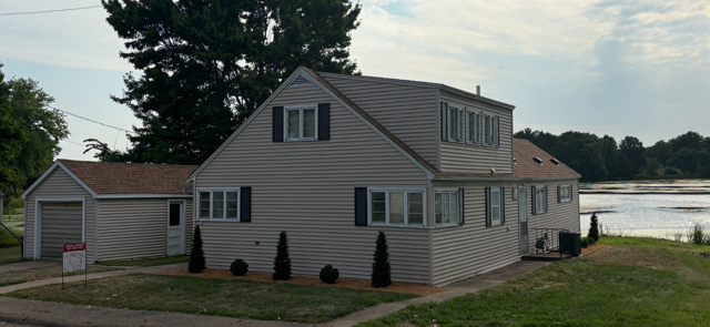 318 Riverside Blvd