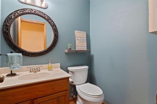 7020 Beacon Circle, Eden Prairie, MN 55346
