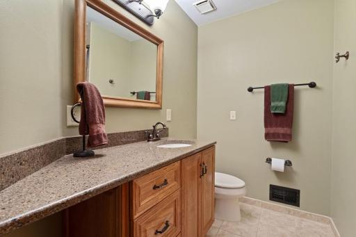 7020 Beacon Circle, Eden Prairie, MN 55346