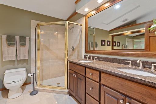 7020 Beacon Circle, Eden Prairie, MN 55346