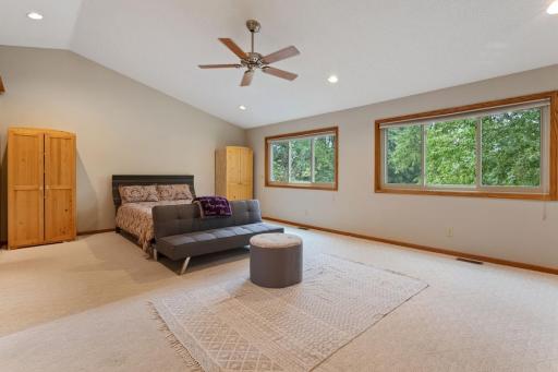 7020 Beacon Circle, Eden Prairie, MN 55346