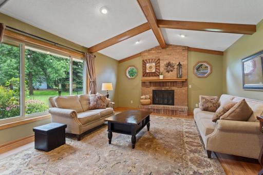 7020 Beacon Circle, Eden Prairie, MN 55346