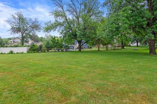 7020 Beacon Circle, Eden Prairie, MN 55346