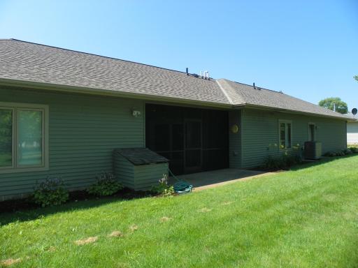 471 Coleman Ave E 015.JPG