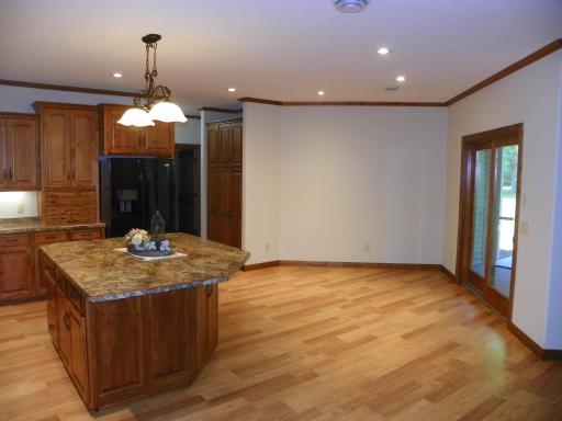 471 Coleman Ave E 036.JPG