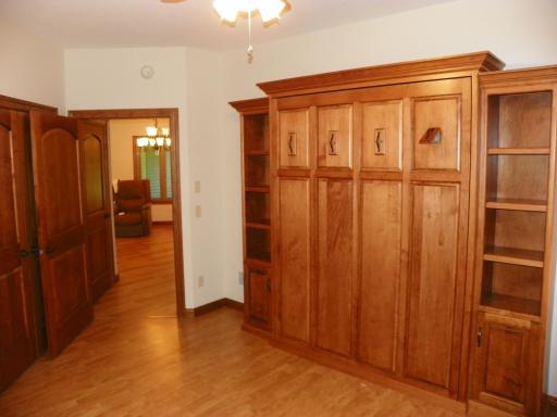 471 Coleman Ave E 039.JPG