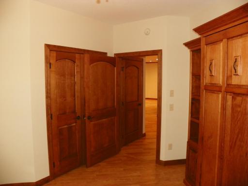 471 Coleman Ave E 040.JPG