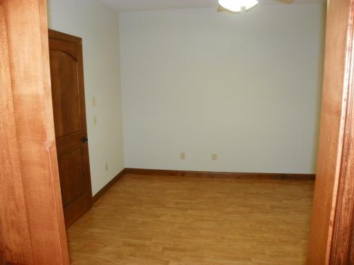 471 Coleman Ave E 025.JPG