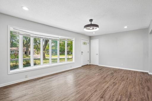 8-web-or-mls-Lead St-S0208-008.jpg