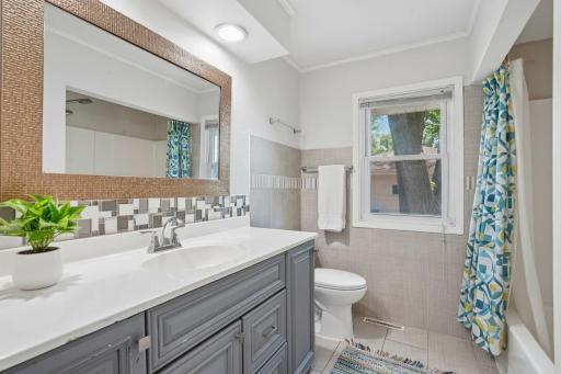 15204 Lead Street, Burnsville, MN 55306