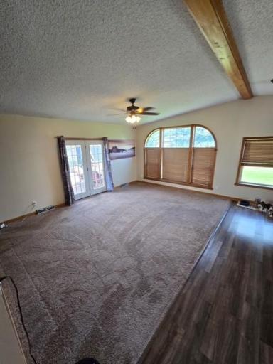 Living Room 3.jpg