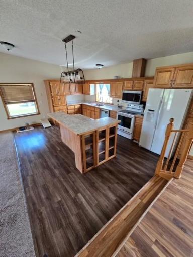 Kitchen 1.jpg