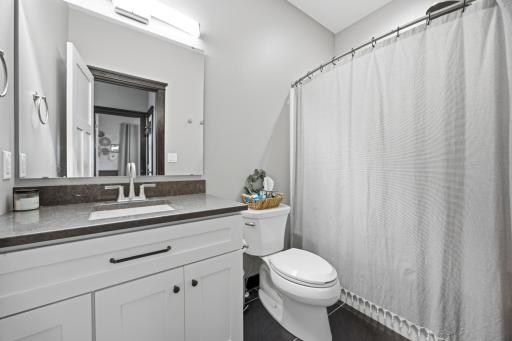 916 Sunset Drive, Mapleton, ND 58059