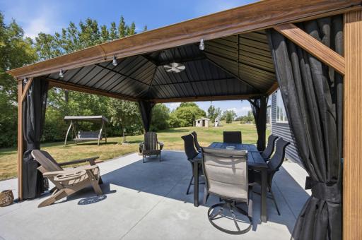 916 Sunset Drive, Mapleton, ND 58059