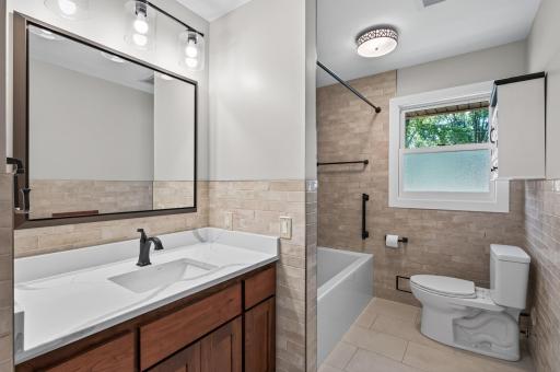 2051 Deerwood Lane NE, East Bethel, MN 55092