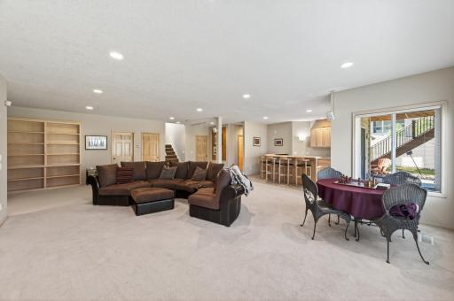 16215 37th Avenue N, Minneapolis, MN 55446