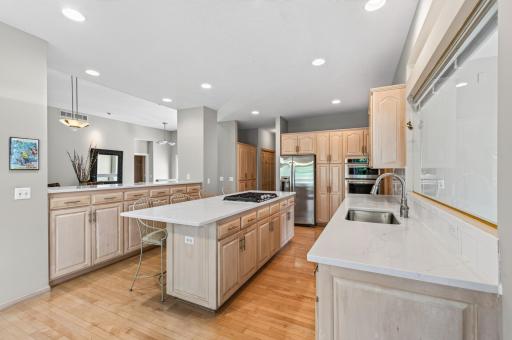 16215 37th Avenue N, Minneapolis, MN 55446