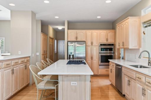 16215 37th Avenue N, Minneapolis, MN 55446