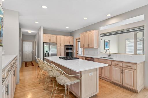 16215 37th Avenue N, Minneapolis, MN 55446