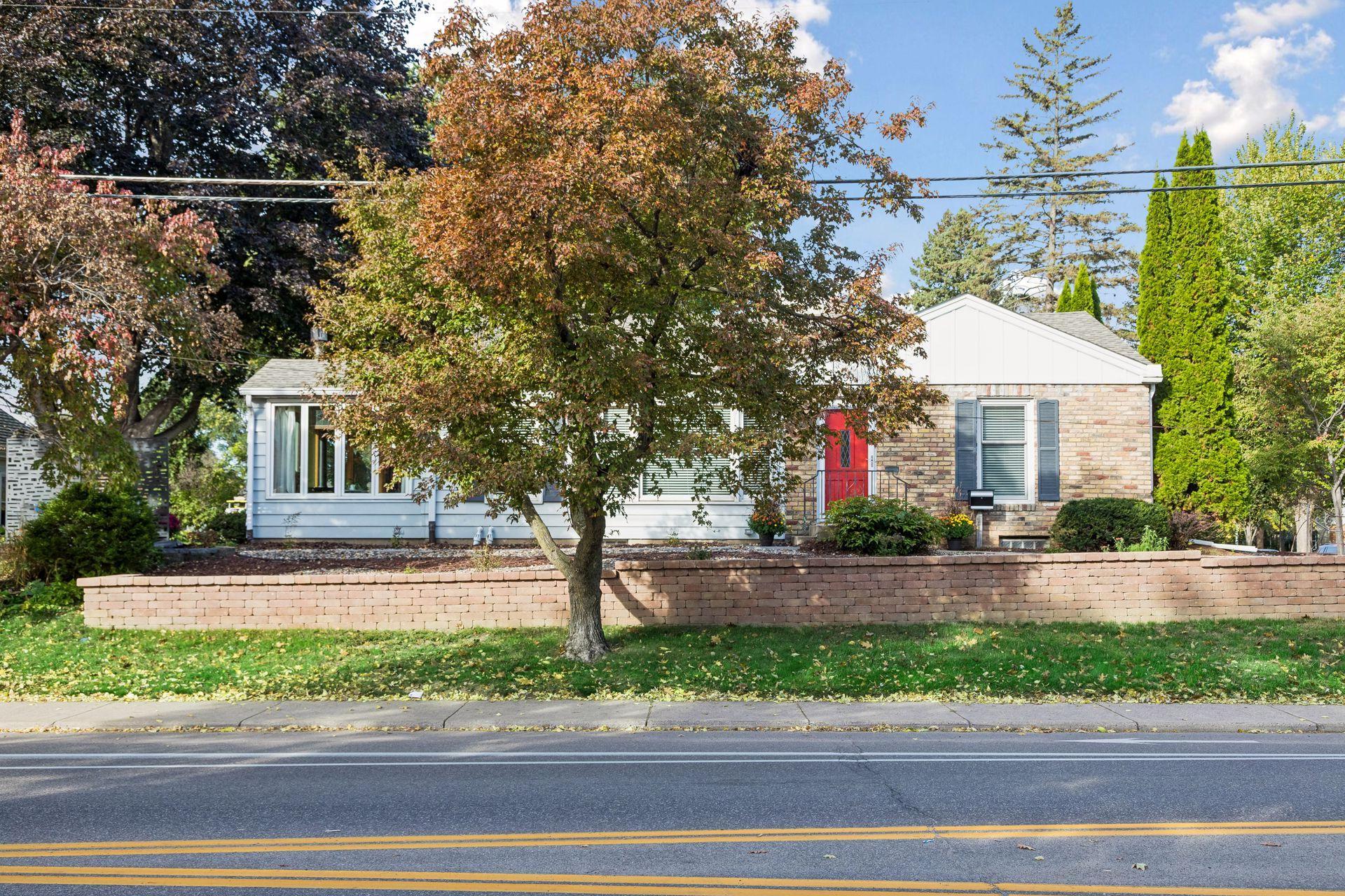 899 Fairview Avenue South