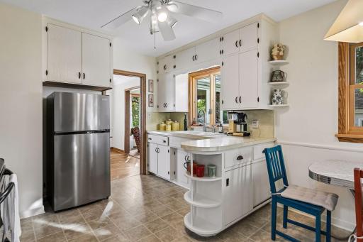 899 Fairview Avenue S, Saint Paul, MN 55116