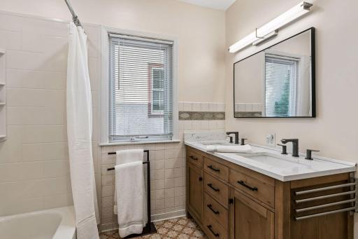 899 Fairview Avenue S, Saint Paul, MN 55116