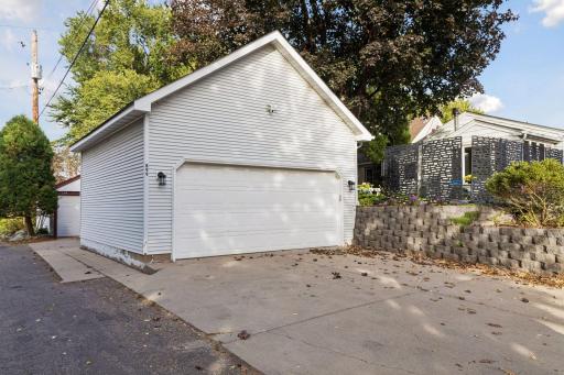 899 Fairview Avenue S, Saint Paul, MN 55116