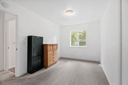 832 Lovell Avenue W, Roseville, MN 55113