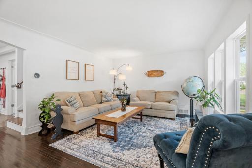832 Lovell Avenue W, Roseville, MN 55113