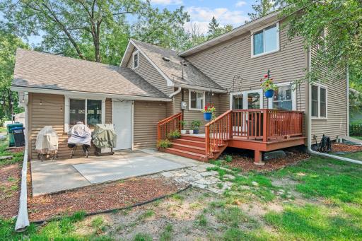 832 Lovell Avenue W, Roseville, MN 55113