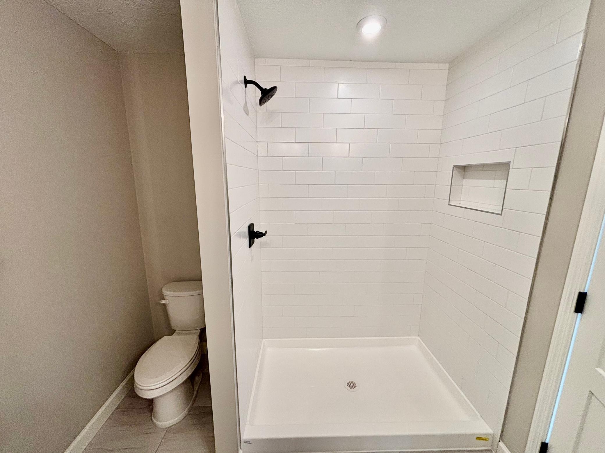 Primary Site - The Hillcrest at 837 Walnut Grove Lane in Oakview Ridge!