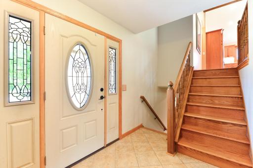 17400 Barrington Court, Minnetonka, MN 55345