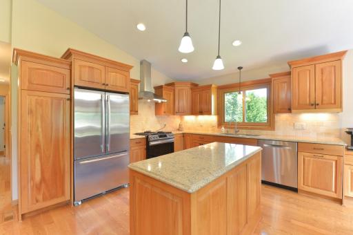 17400 Barrington Court, Minnetonka, MN 55345