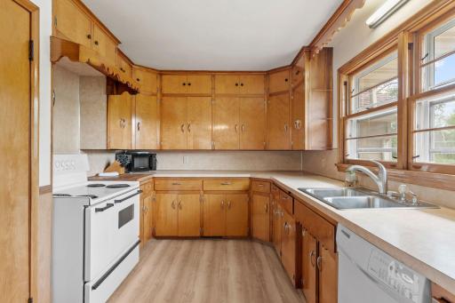 27-web-or-mls-7848 Wyoming Trl-27.jpg