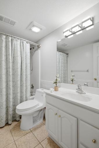 815 Ravoux Circle, Chaska, MN 55318