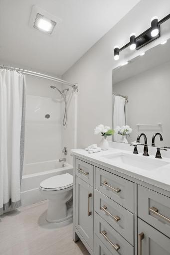815 Ravoux Circle, Chaska, MN 55318