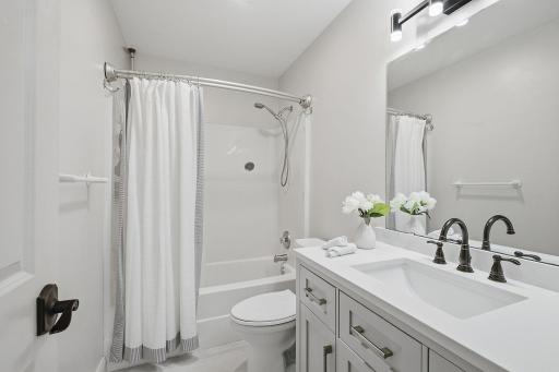 815 Ravoux Circle, Chaska, MN 55318