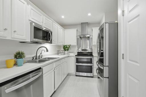 815 Ravoux Circle, Chaska, MN 55318