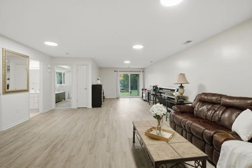 815 Ravoux Circle, Chaska, MN 55318