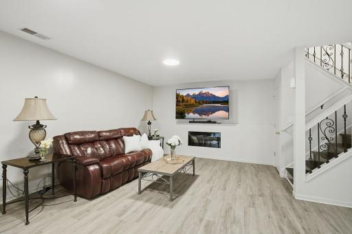 815 Ravoux Circle, Chaska, MN 55318