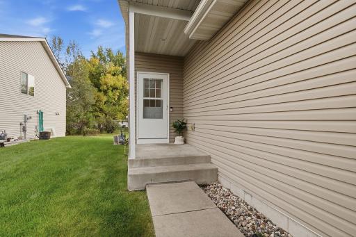 815 Ravoux Circle, Chaska, MN 55318