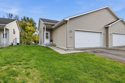 815 Ravoux Circle, Chaska, MN 55318