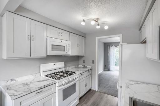 12217 Drake St NW - Web Quality - 010 - 10 Kitchen.jpg